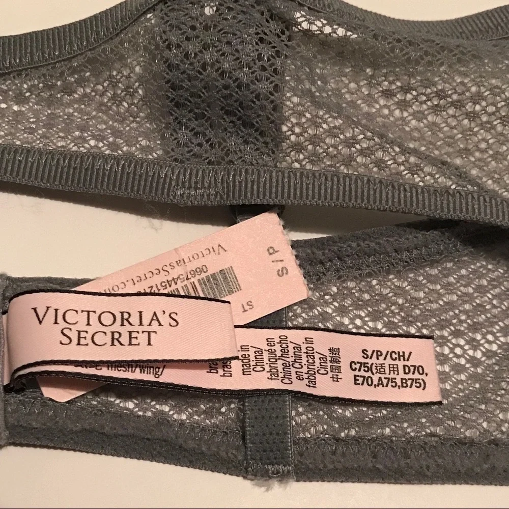 𝅺l‎ Victoria’s Secret Gray strappy Bralette. NWT